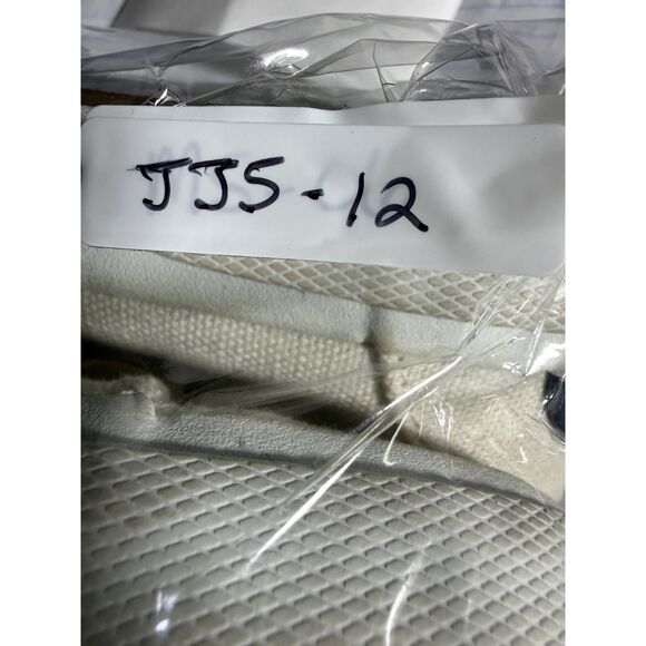 Sperry Topsiders - neutral canvas with leather laces. Women’s size US 7 - Picture 7 of 7